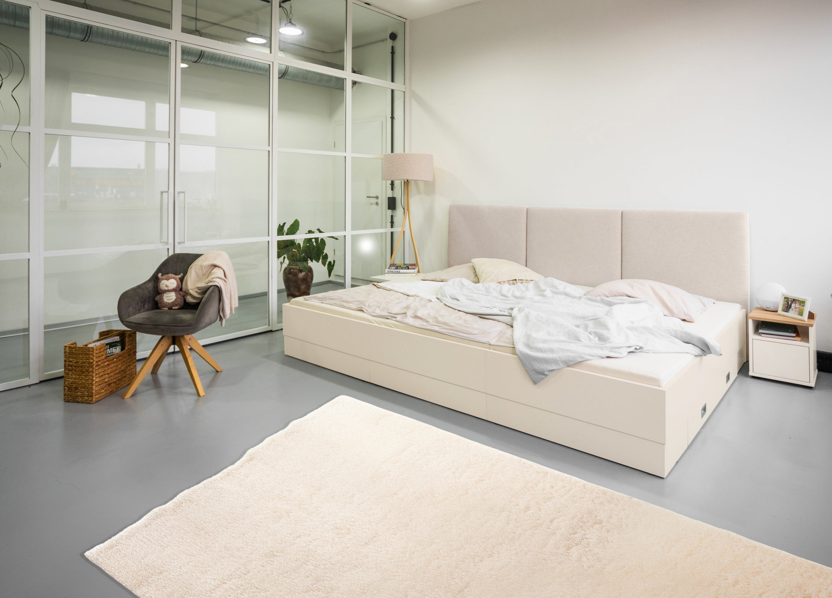 Polsterbett Magnolia mit Stoffkopfteil in hellem beige