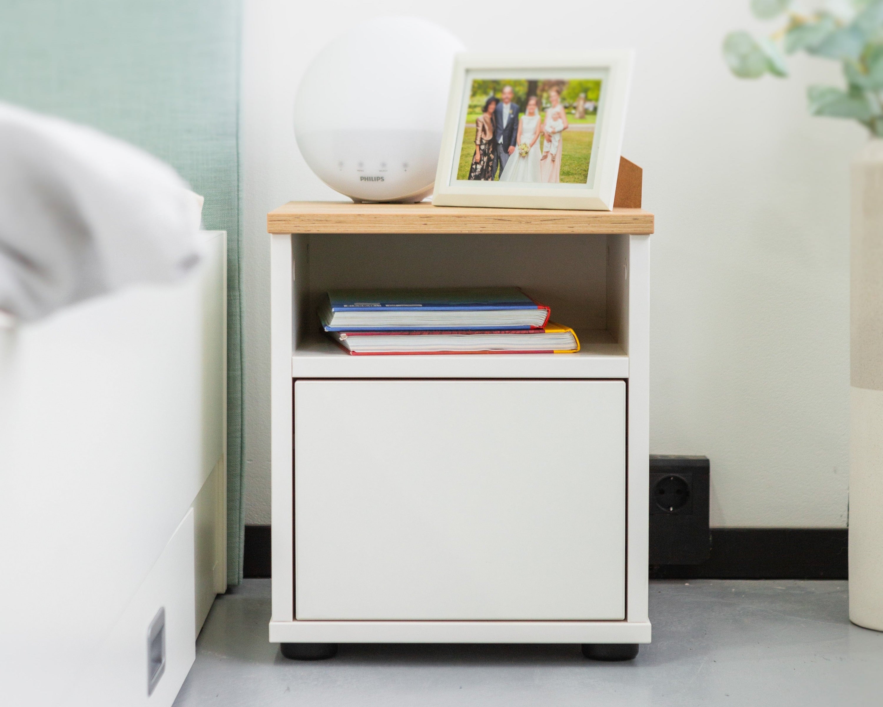 Liegewiese Nachttisch passend zum Familienbett in Weiß Coco Bolo