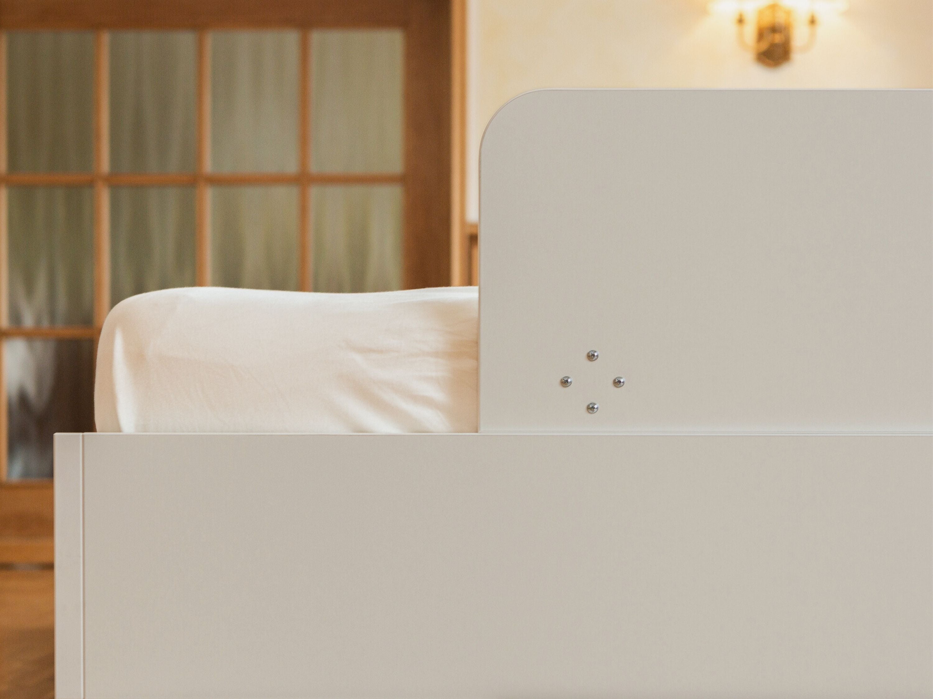 Rausfallschutz für Familienbett von Liegewiese in kaschmirgrau greige