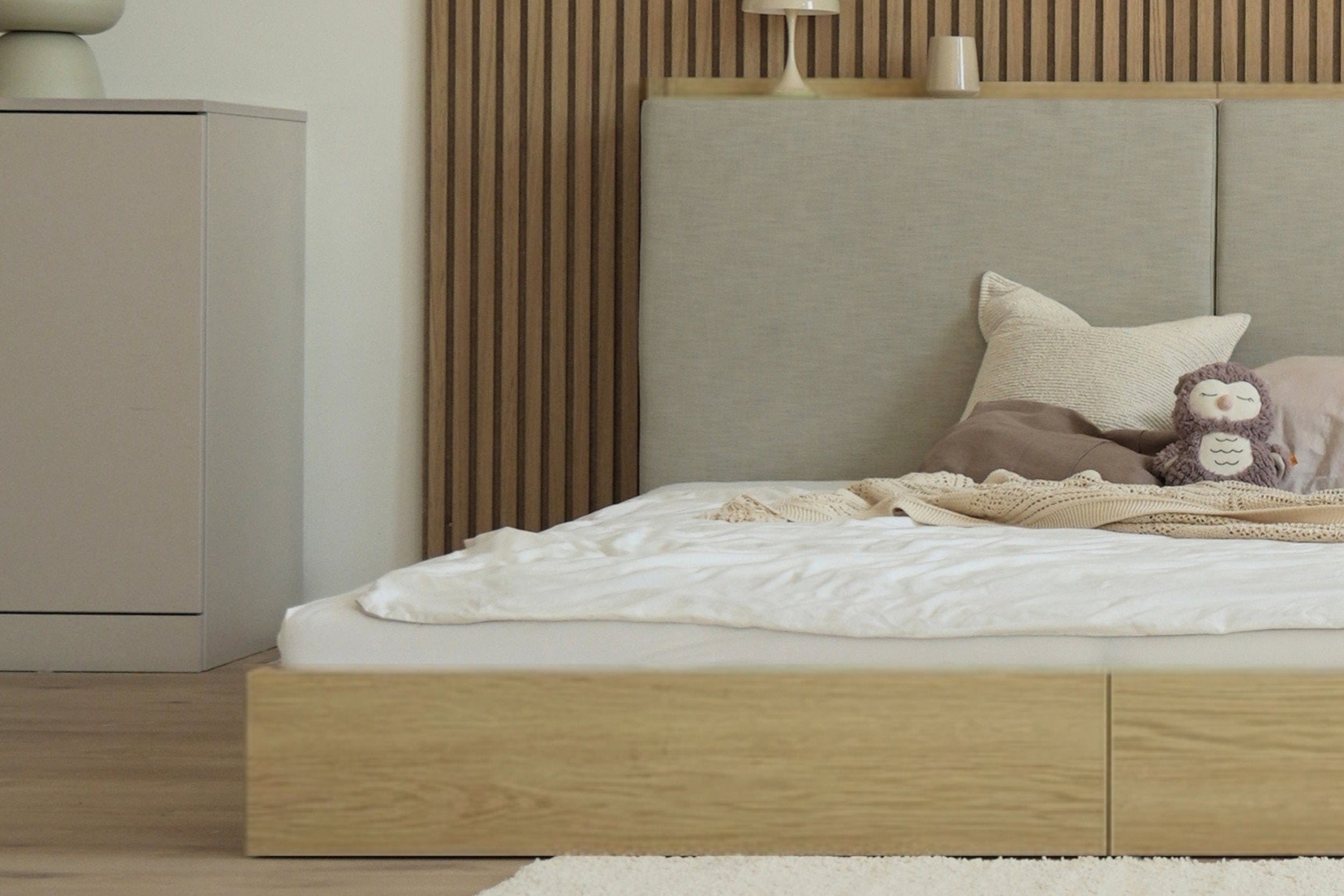 Bodenbett Camilla Familienbett in Eiche Dekor / Beige, umgebaut zum Einzelbett