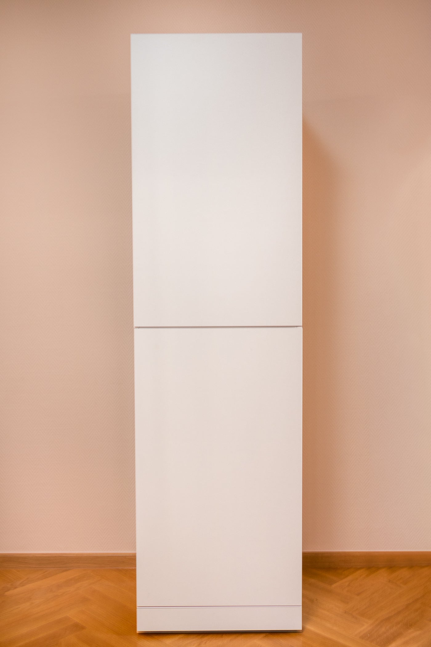 Weißes Kleiderschrankmodul mit Doppeltür