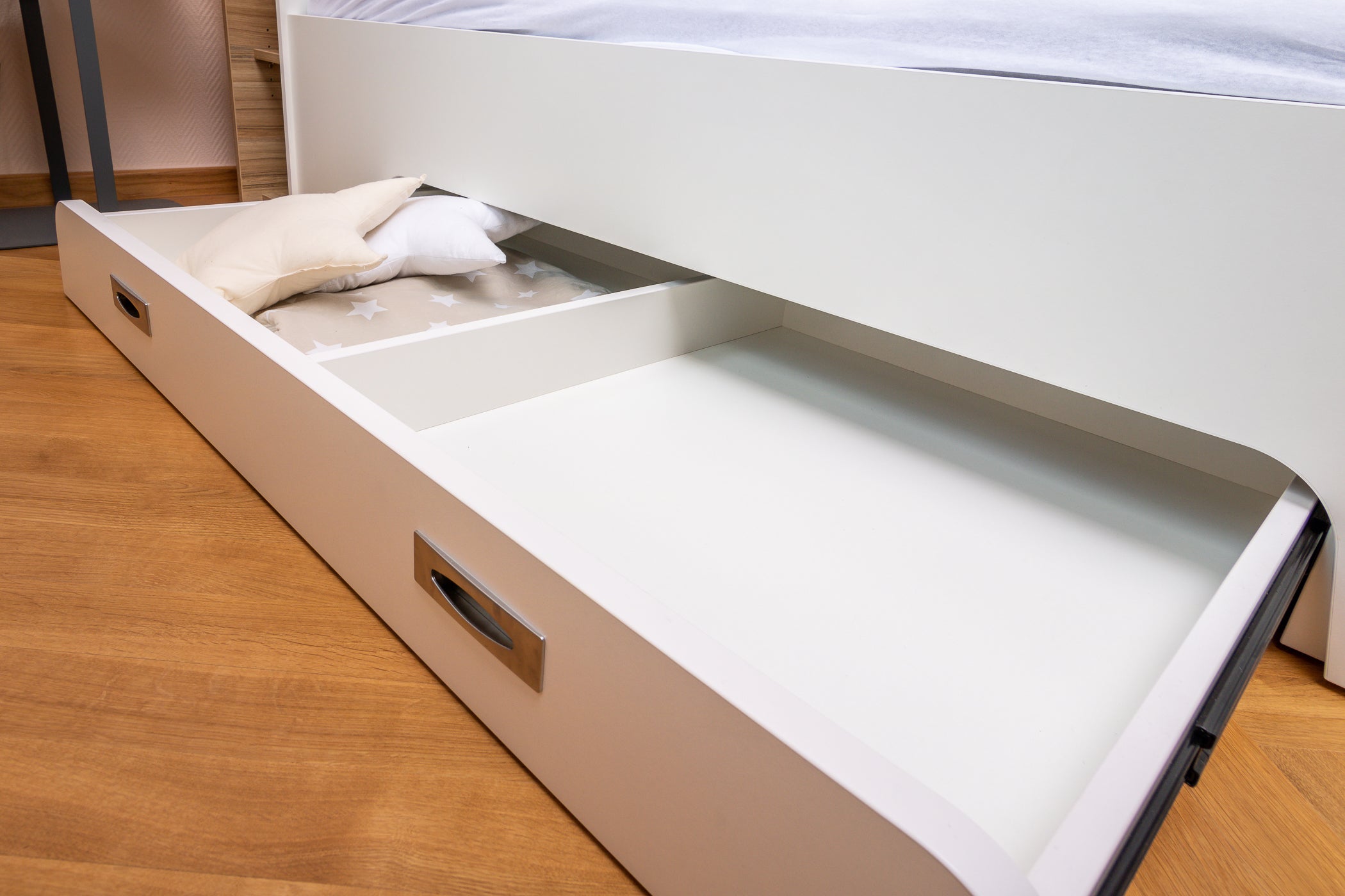 Ausgefahrener Bettkasten vom Familienbett Salvia