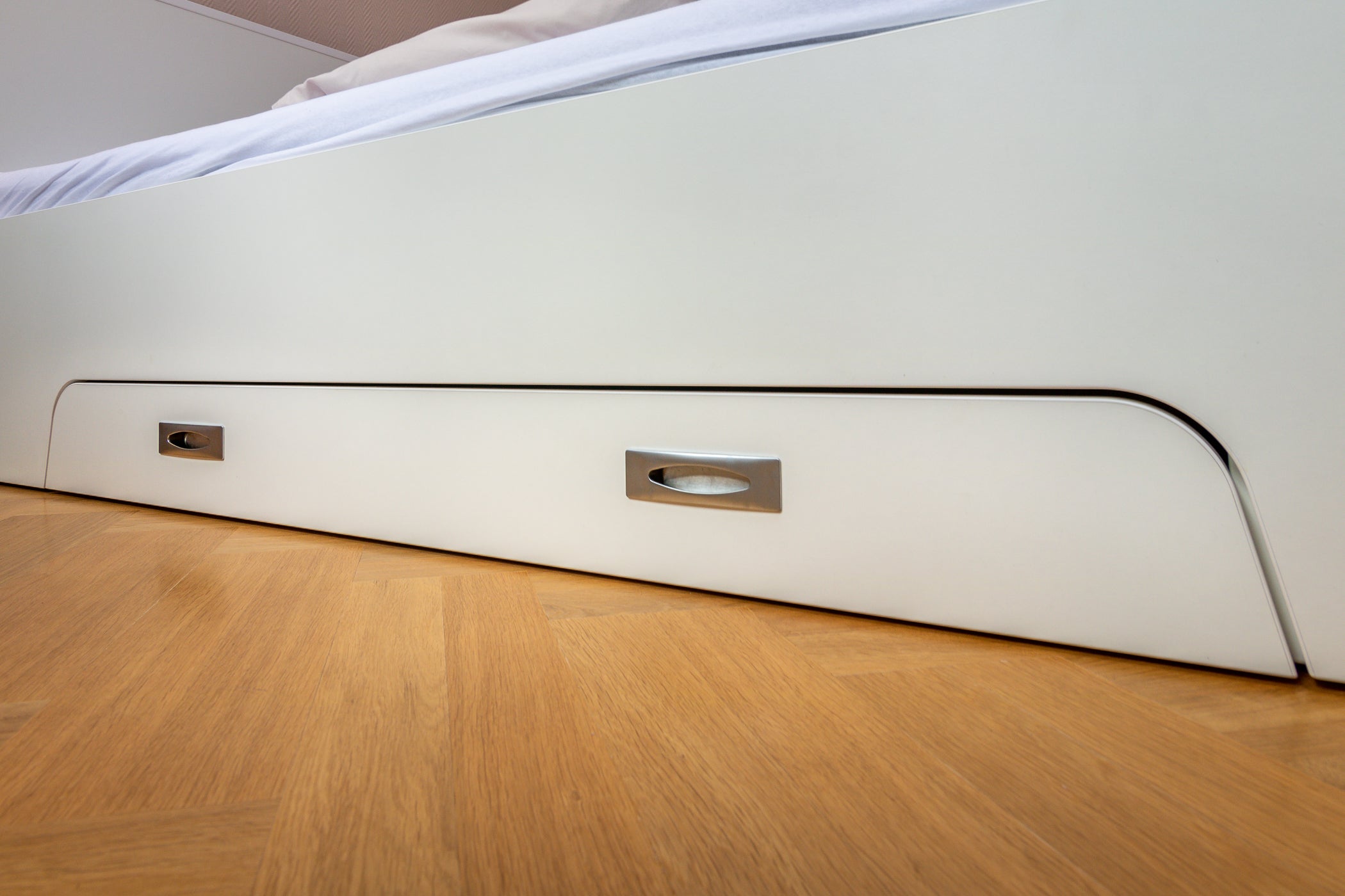 Geschlossene Bettschublade vom Familienbett Salvia