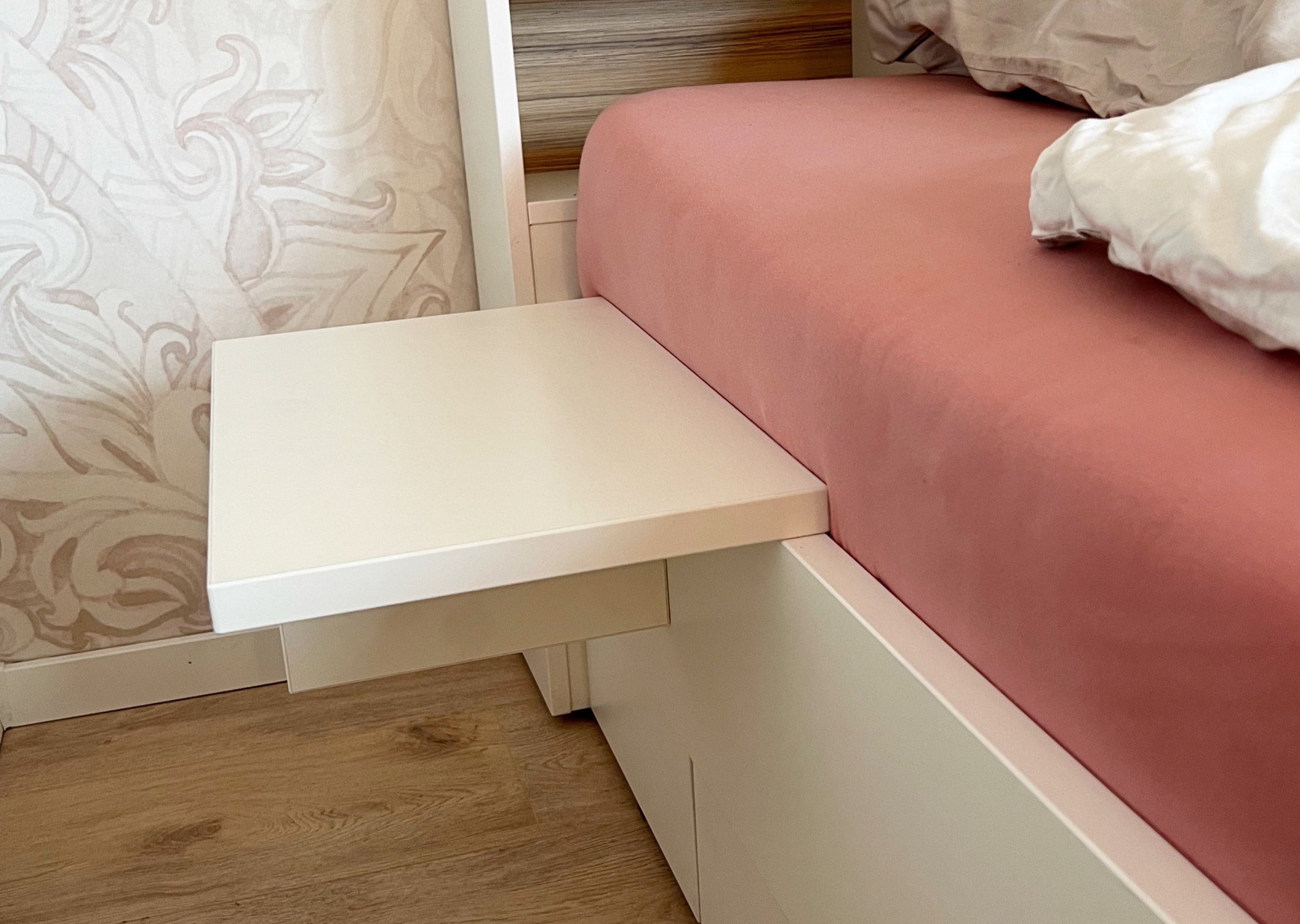 Weiße Nachtablage zum Einstecken für Liegewiese Familienbetten