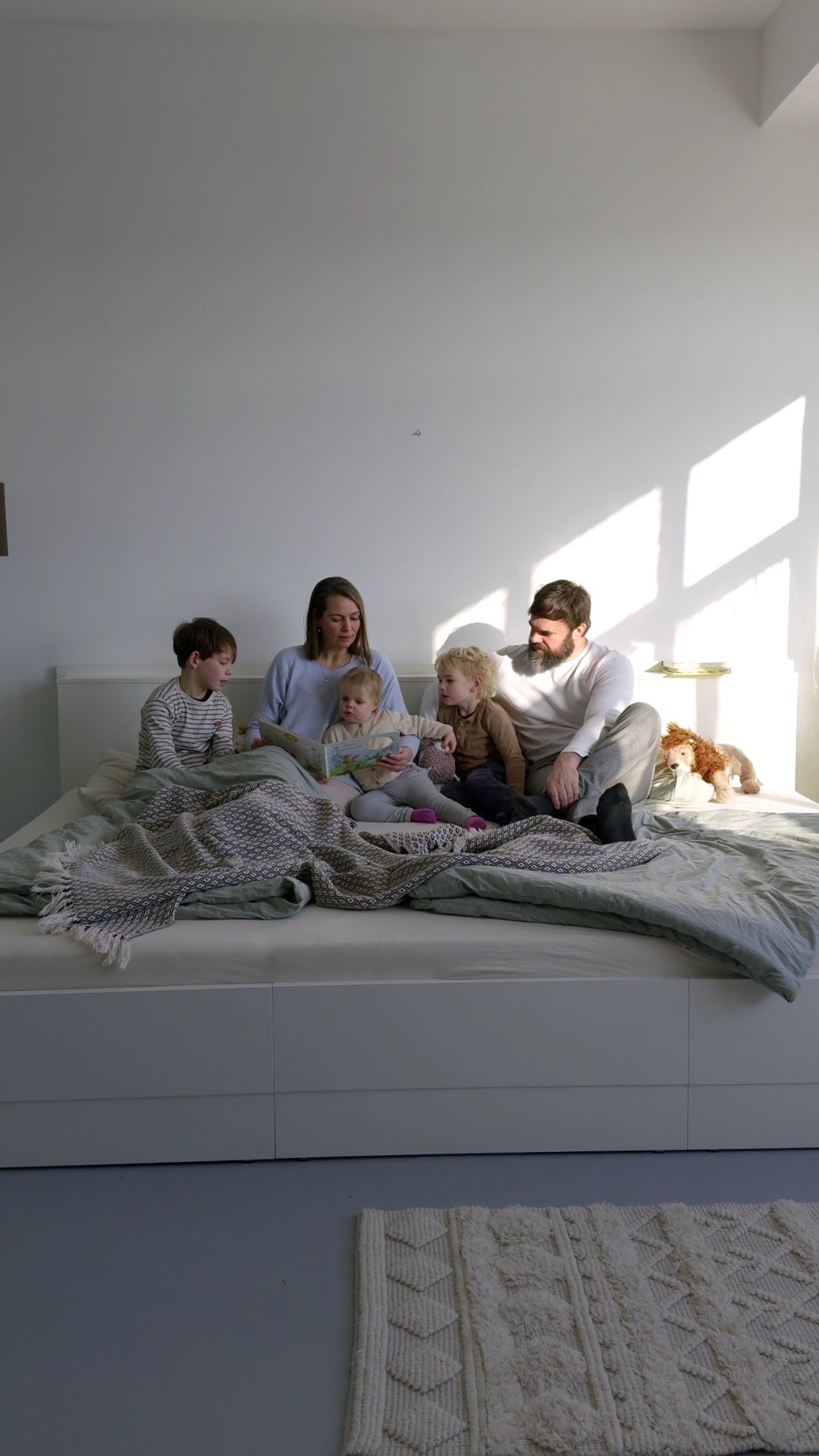 Wie breit sollte das perfekte Familienbett sein? – Der große Ratgeber für Eltern