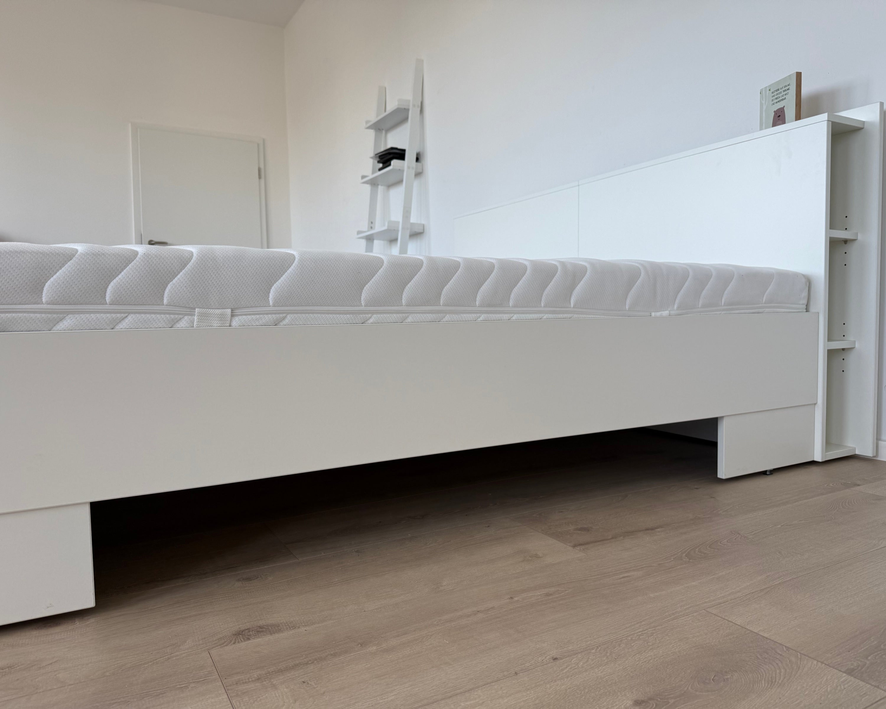 Familienbett Anemone ohne Bettschublade mit Ausschnitt seitlich