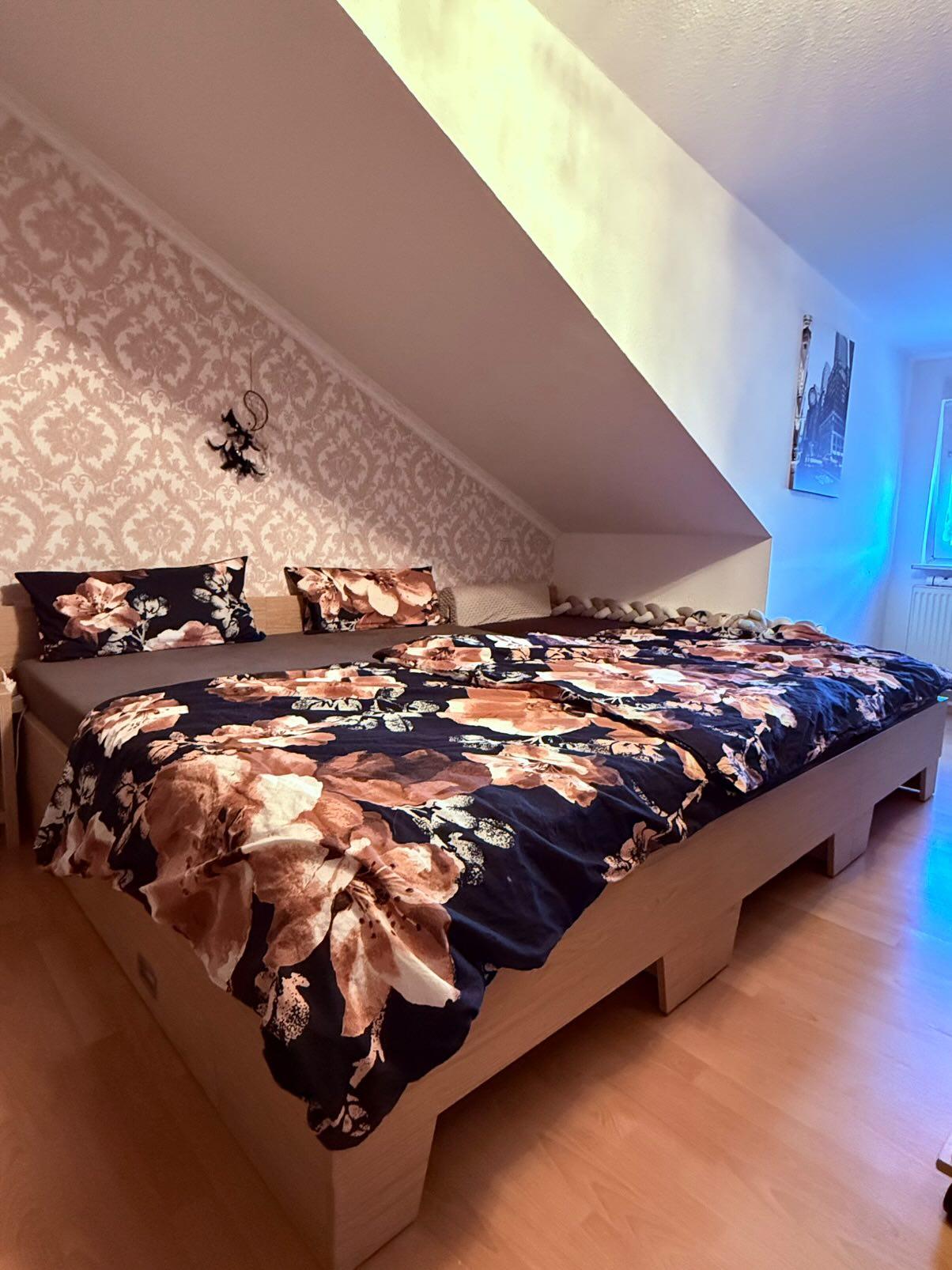 Malva Familienbett in Eiche dekor in pastellfarbenem Schlafzimmer