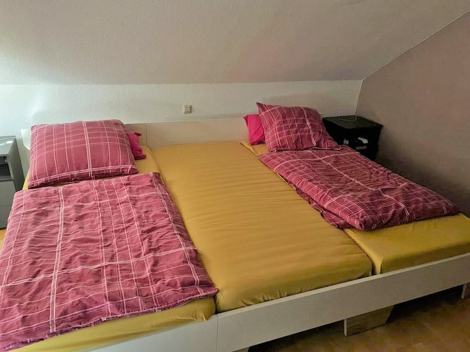 Familienbett Malva in einem Schlafzimmer unter der Dachschräge