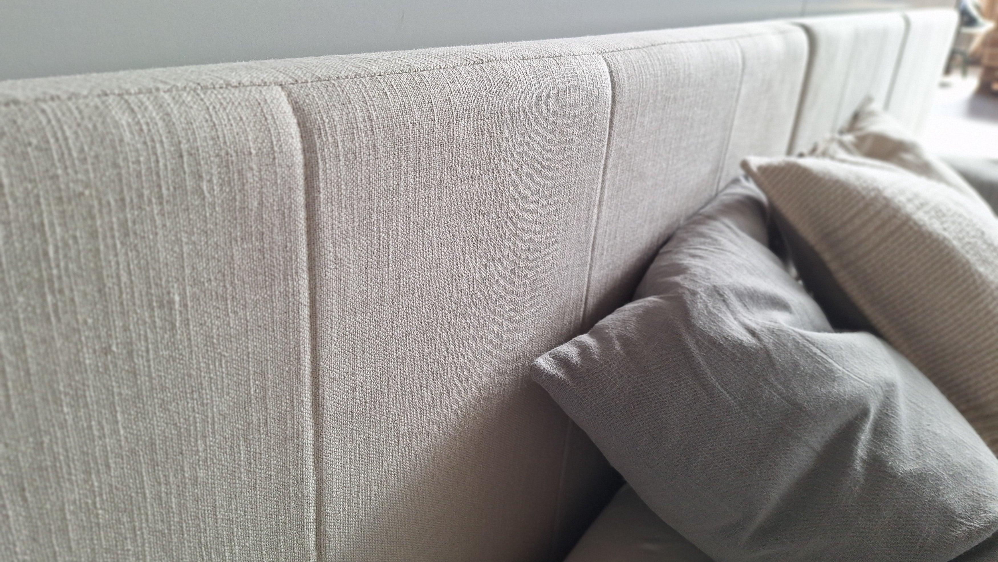 Polsterkopfteil vom Familienbett Lilia in der Farbe beige